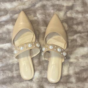 Adorable pearl slides